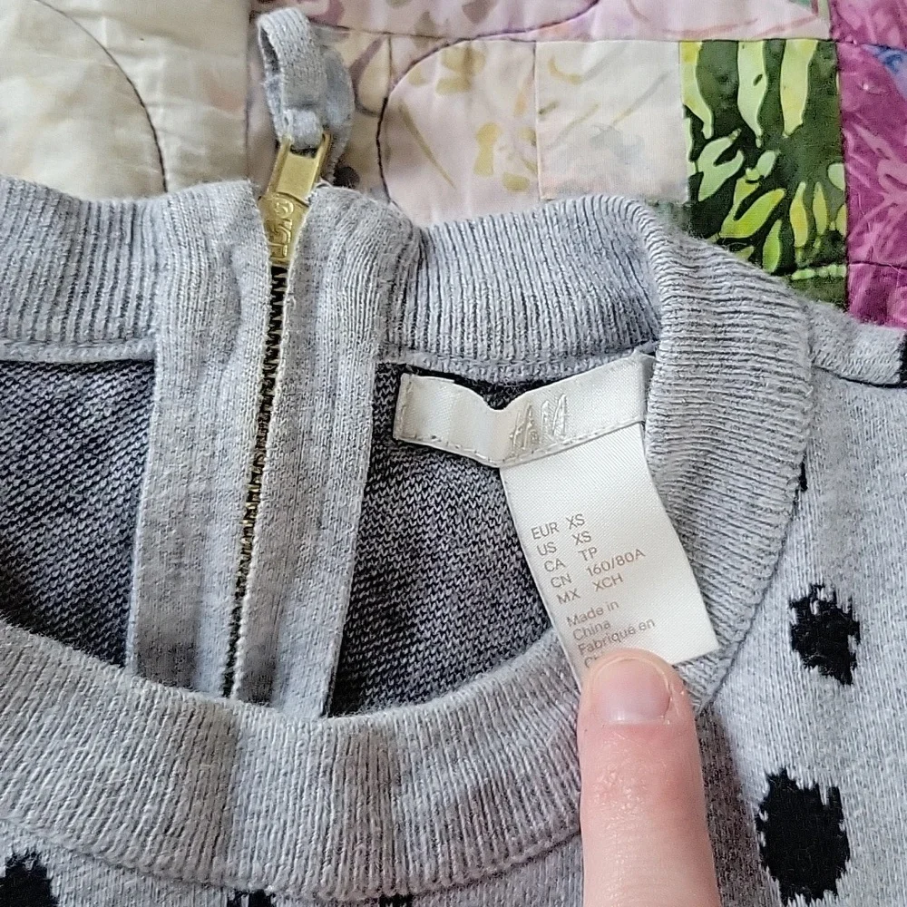 Grey polka dot sweater - Picture 2 of 4